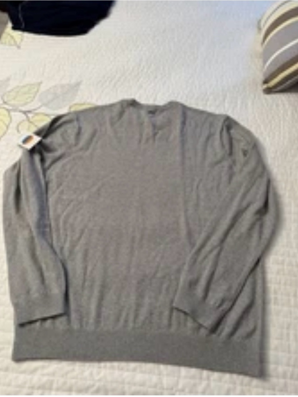 Vuori Men’s Gray Crewneck Sweater XL NWT - Picture 4 of 8